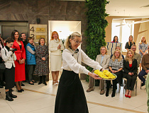 Мужчины принимают поздравления!